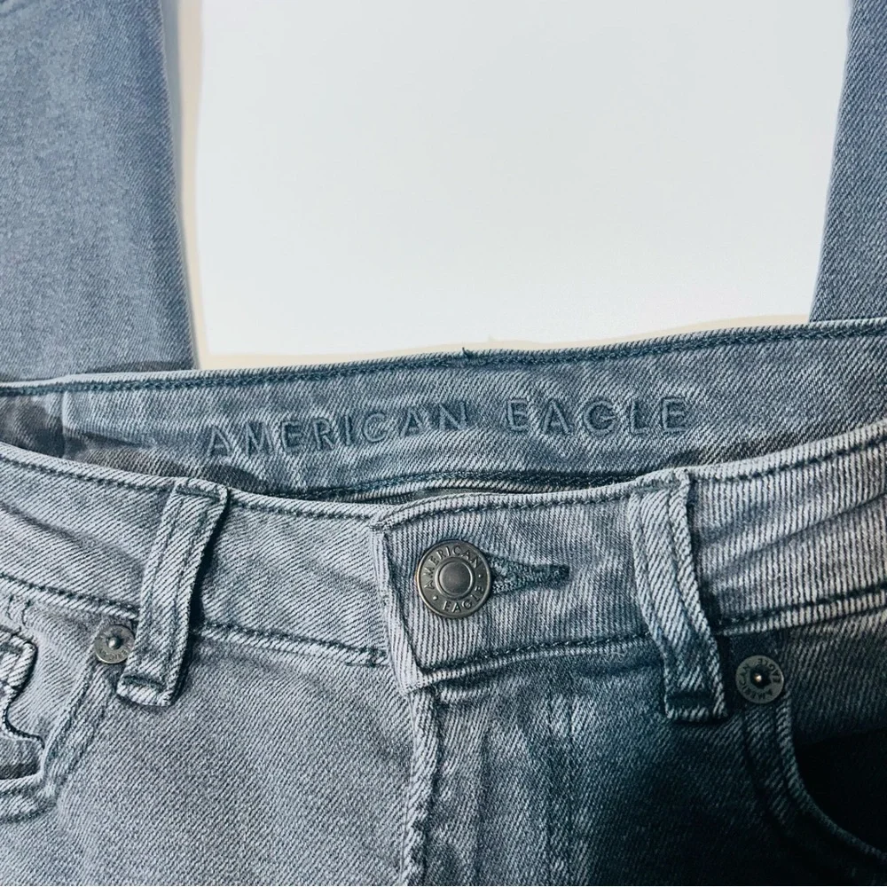 American Eagle Outfitters jeans Mom jeans high rise jeans gray women size 6